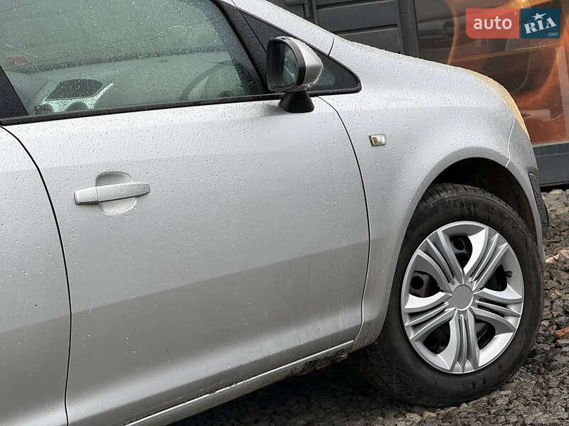 Хэтчбек Opel Corsa 2011 в Стрые