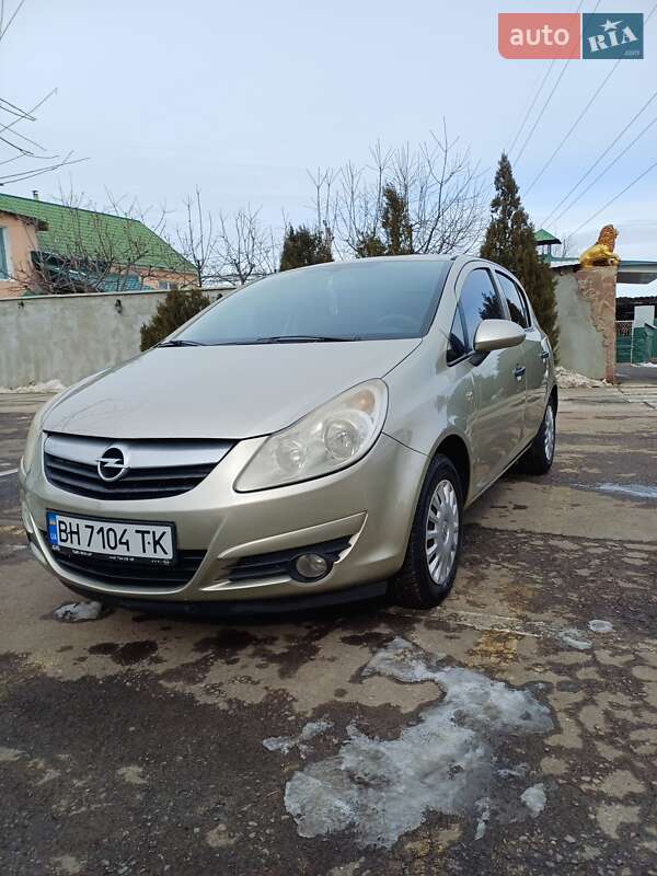 Хэтчбек Opel Corsa 2008 в Великодолинском