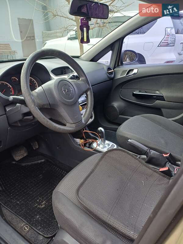 Хэтчбек Opel Corsa 2008 в Великодолинском