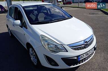 Хэтчбек Opel Corsa 2012 в Сваляве