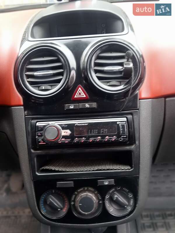 Хэтчбек Opel Corsa 2007 в Ивано-Франковске фото 6 Хэтчбек Opel Corsa 2007 в Ивано-Франковске