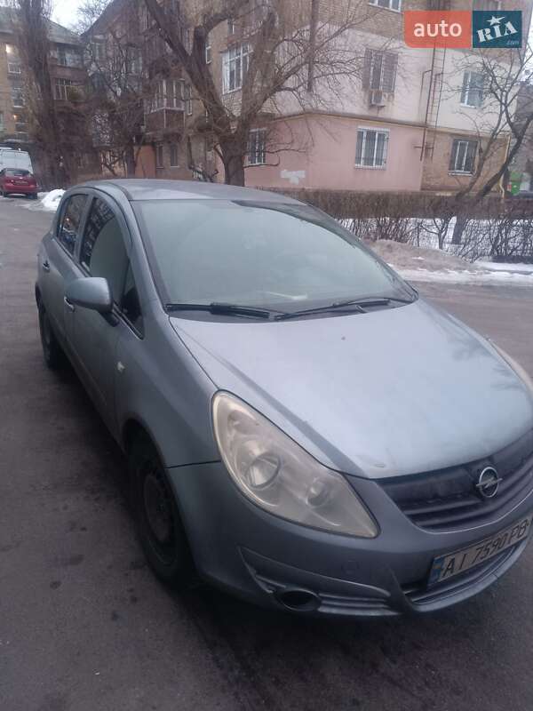 Хэтчбек Opel Corsa 2006 в Киеве