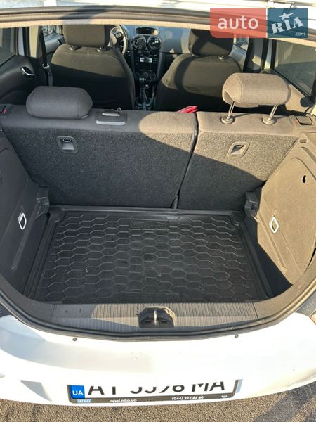 Хэтчбек Opel Corsa 2011 в Киеве