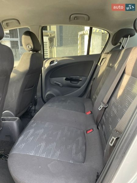 Хетчбек Opel Corsa 2011 в Калуші