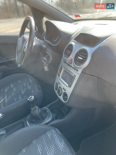 Хетчбек Opel Corsa 2011 в Калуші