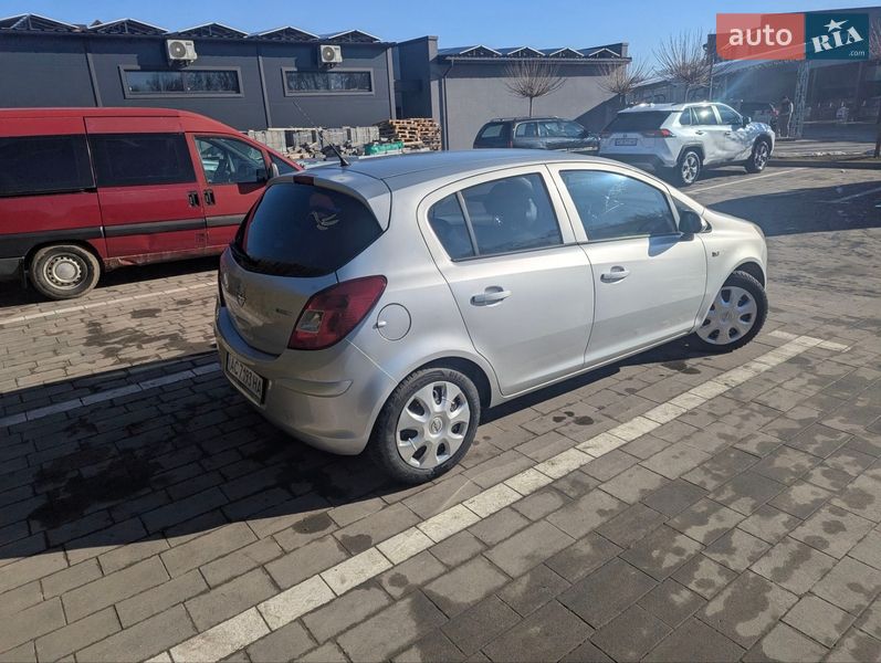 Хэтчбек Opel Corsa 2008 в Луцке