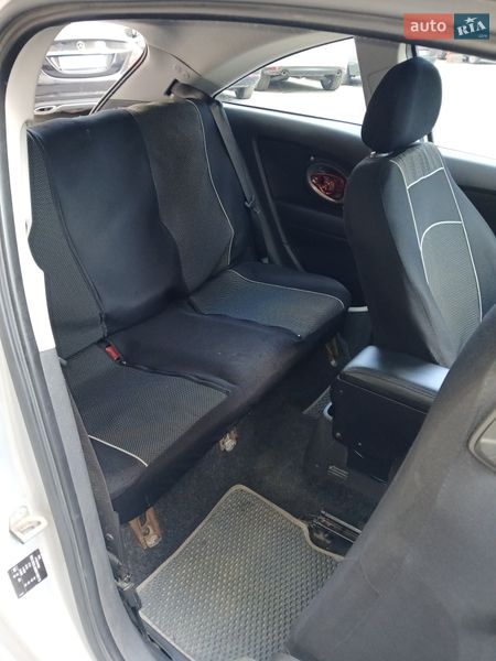 Хэтчбек Opel Corsa 2011 в Львове