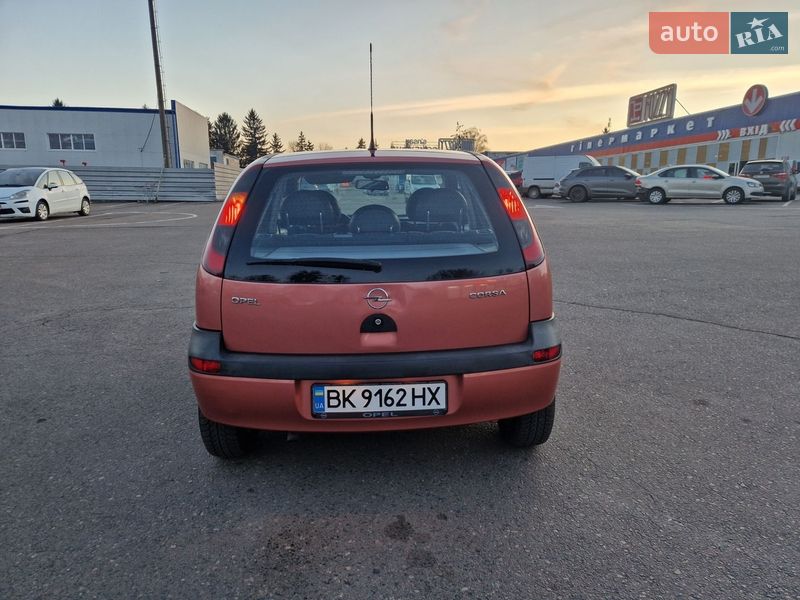Хэтчбек Opel Corsa 2001 в Ровно