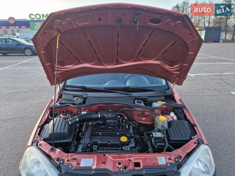 Хэтчбек Opel Corsa 2001 в Ровно