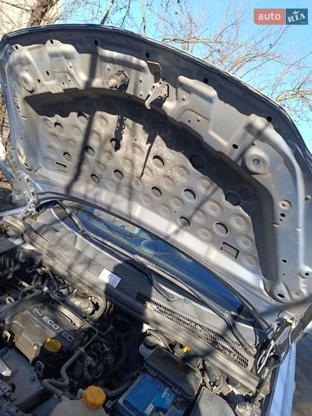 Хэтчбек Opel Corsa 2009 в Волочиске