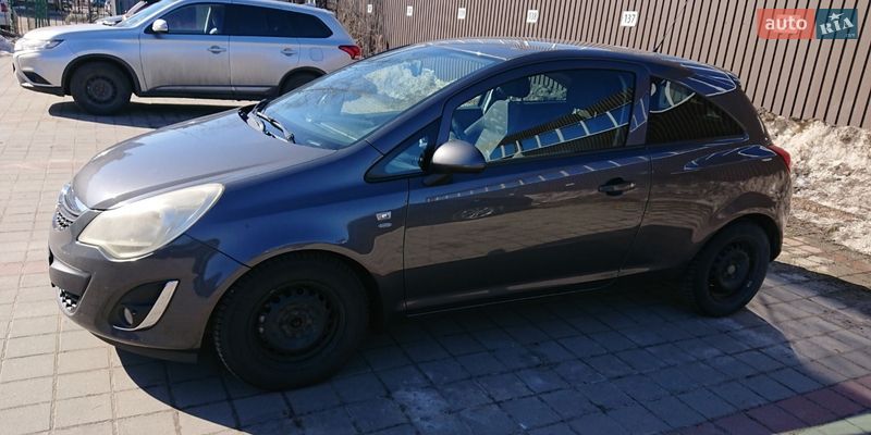 Хэтчбек Opel Corsa 2011 в Житомире