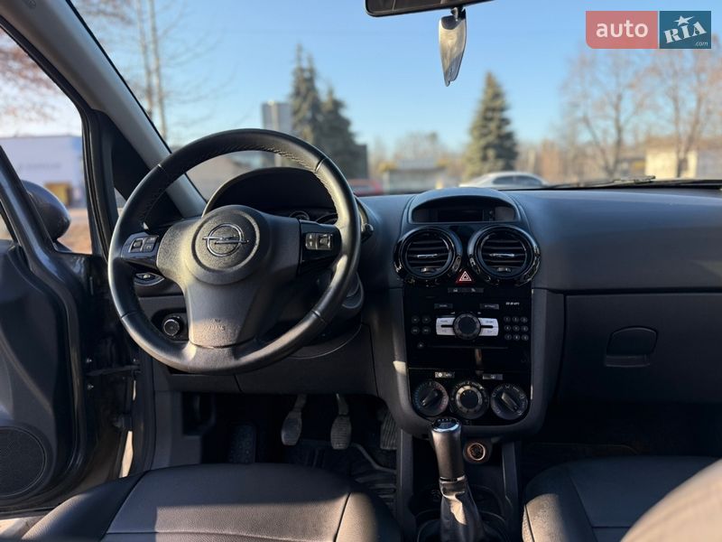 Хэтчбек Opel Corsa 2010 в Крюковщине