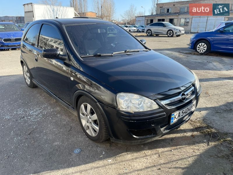 Хэтчбек Opel Corsa 2005 в Киеве
