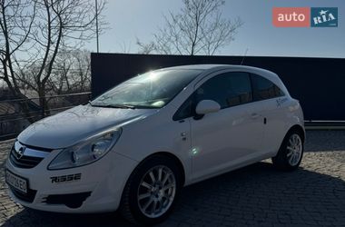 Хэтчбек Opel Corsa 2010 в Скалате