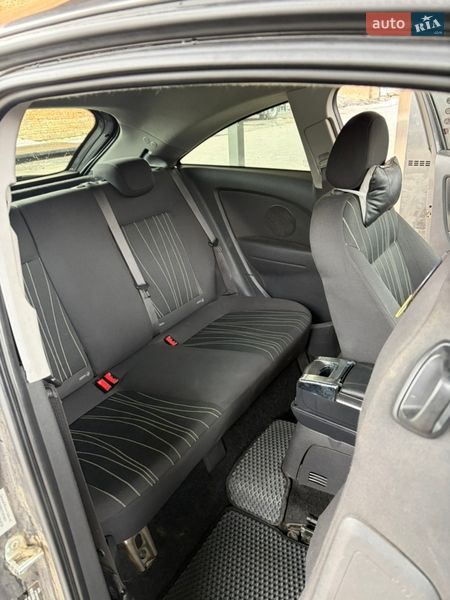 Хетчбек Opel Corsa 2010 в Старокостянтинові