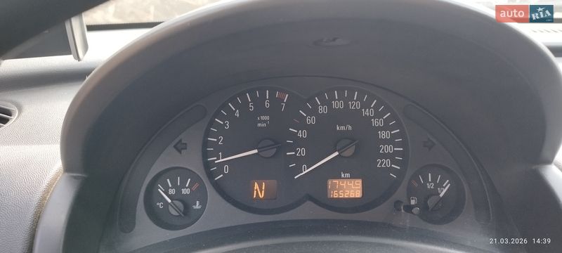 Хетчбек Opel Corsa 2004 в Полтаві