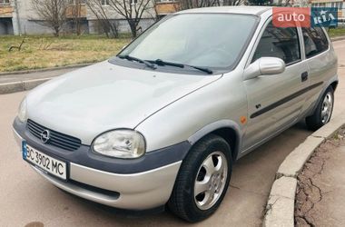 Хэтчбек Opel Corsa 1999 в Дрогобыче