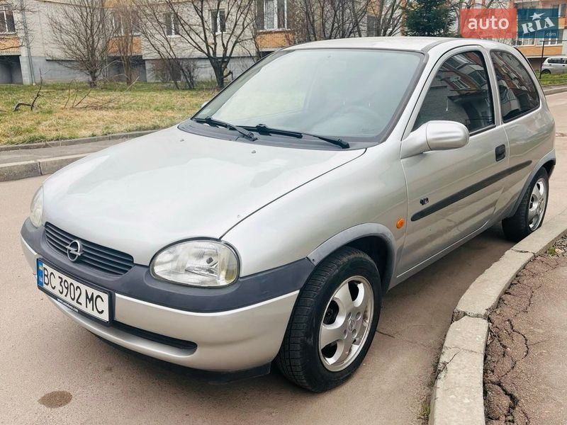 Хэтчбек Opel Corsa 1999 в Дрогобыче