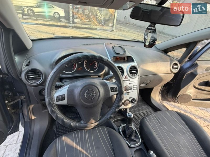 Хэтчбек Opel Corsa 2008 в Львове