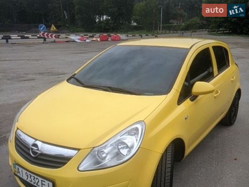 Хэтчбек Opel Corsa 2010 в Полтаве