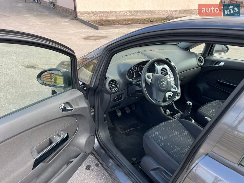 Хетчбек Opel Corsa 2013 в Сумах