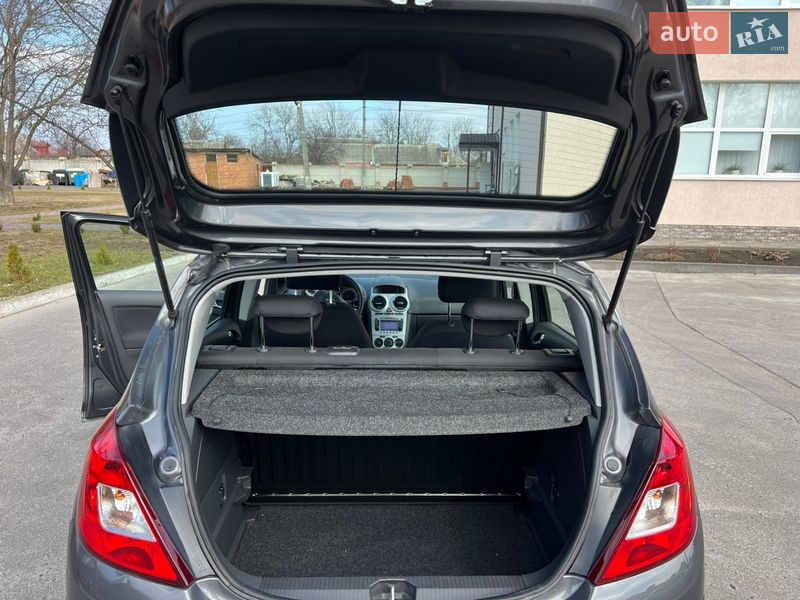 Хетчбек Opel Corsa 2013 в Сумах