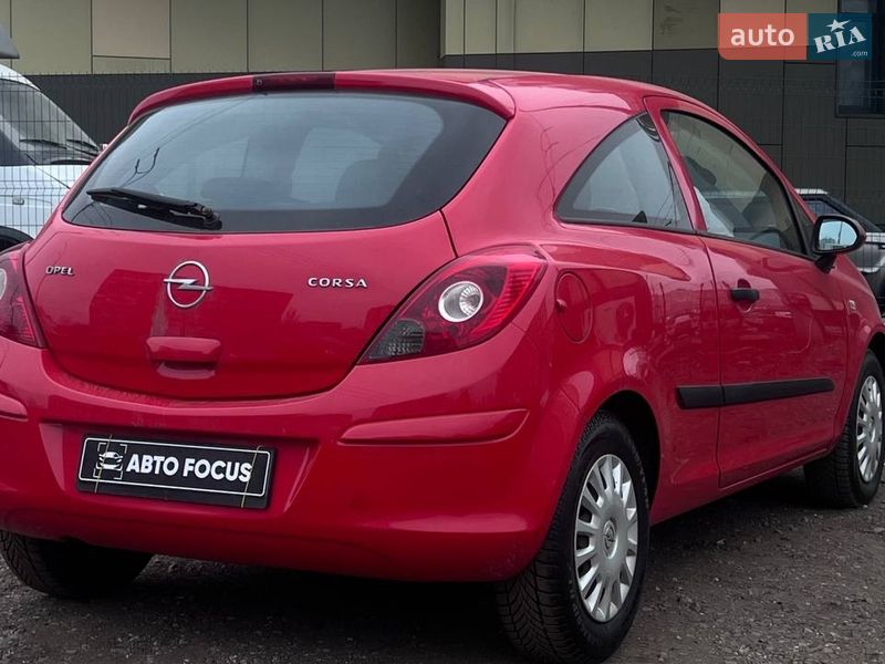 Хэтчбек Opel Corsa 2008 в Киеве