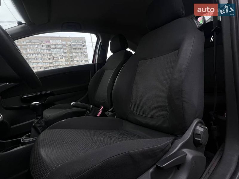 Хэтчбек Opel Corsa 2008 в Киеве