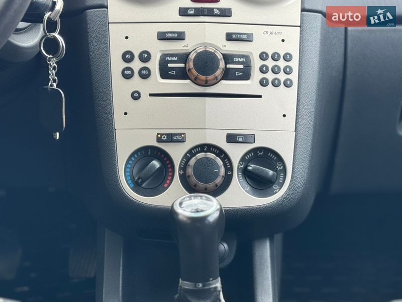 Хэтчбек Opel Corsa 2008 в Львове