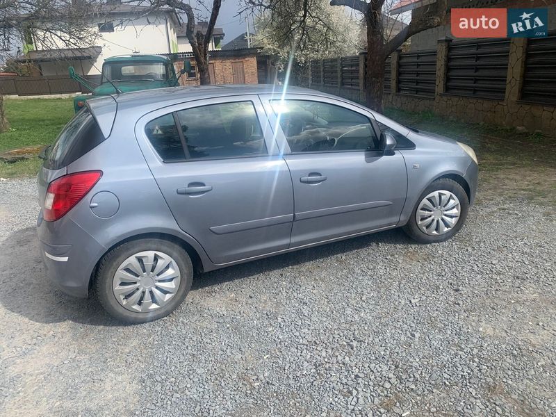 Хэтчбек Opel Corsa 2007 в Львове