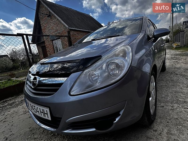 Хэтчбек Opel Corsa 2010 в Луцке