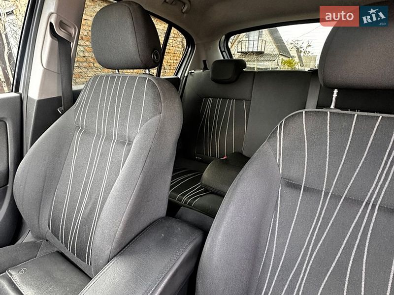 Хэтчбек Opel Corsa 2010 в Луцке