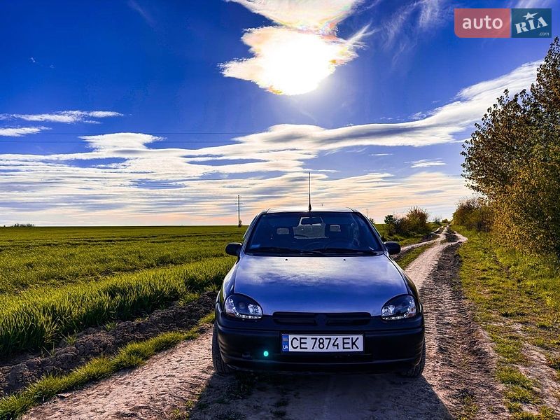 Хетчбек Opel Corsa 1994 в Хотині