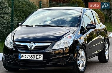 Хэтчбек Opel Corsa 2006 в Ровно