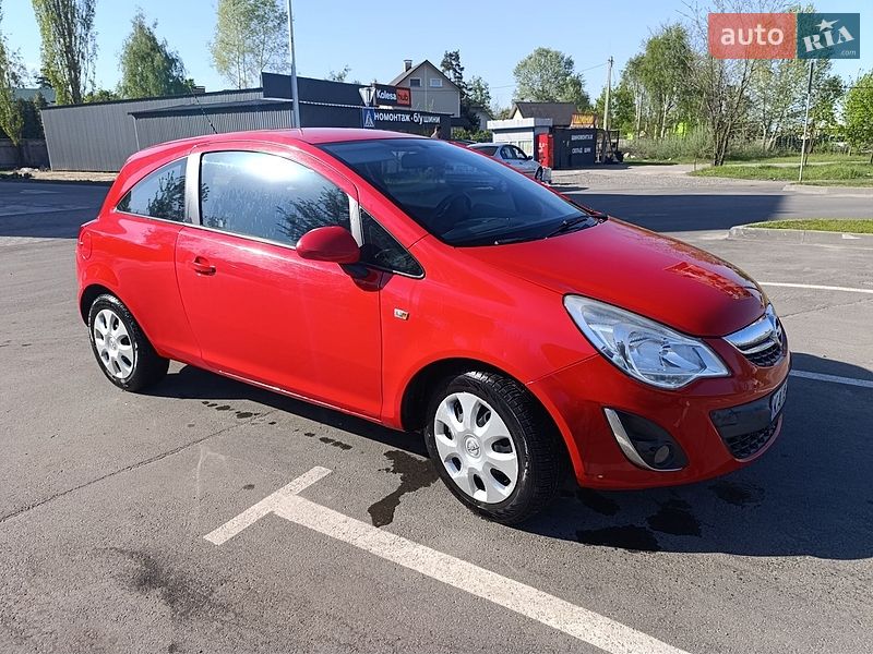 Хэтчбек Opel Corsa 2011 в Киеве