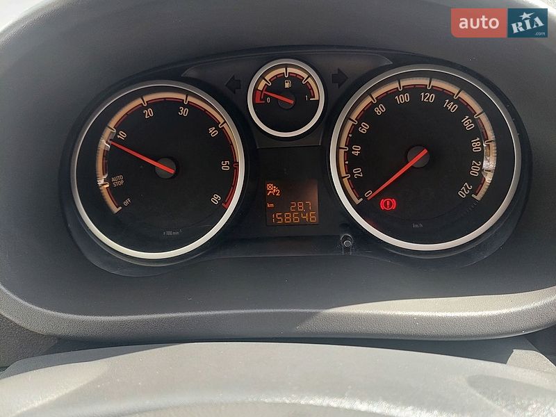 Хэтчбек Opel Corsa 2010 в Тернополе