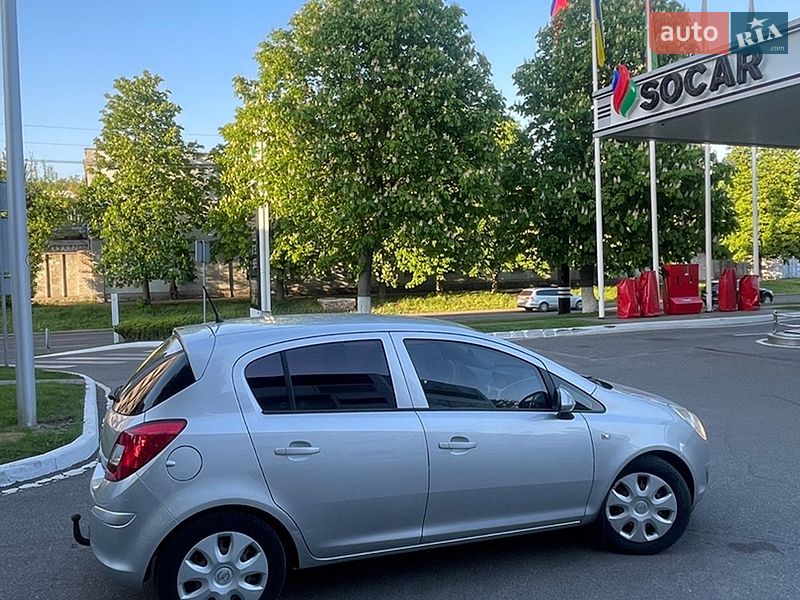Хэтчбек Opel Corsa 2009 в Черкассах