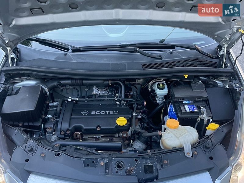 Хэтчбек Opel Corsa 2009 в Черкассах