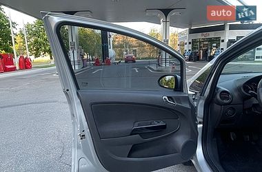 Хэтчбек Opel Corsa 2009 в Черкассах