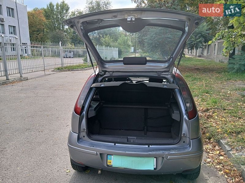 Хэтчбек Opel Corsa 2004 в Харькове