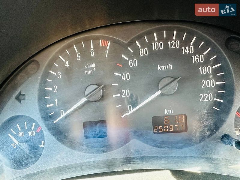 Хэтчбек Opel Corsa 2001 в Хмельницком