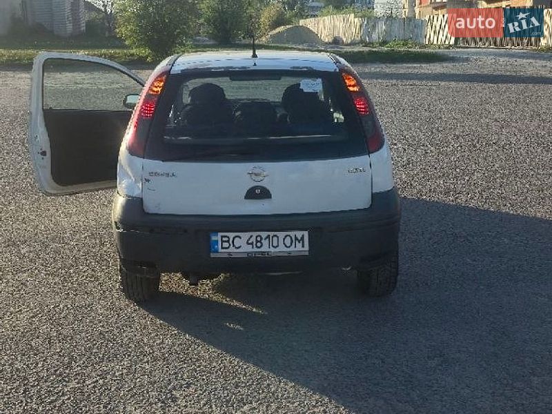 Хэтчбек Opel Corsa 2005 в Львове