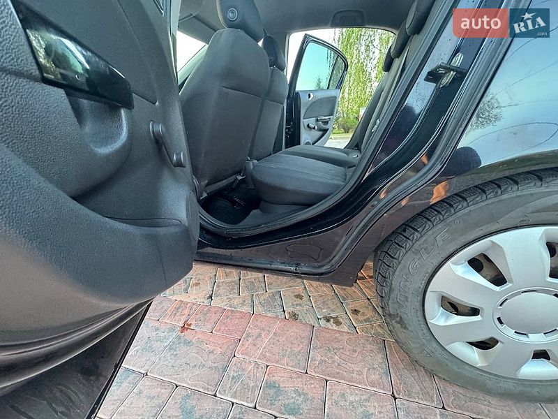 Хэтчбек Opel Corsa 2007 в Здолбунове