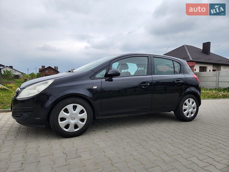 Хэтчбек Opel Corsa 2008 в Ровно