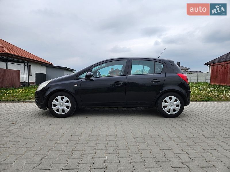 Хэтчбек Opel Corsa 2008 в Ровно