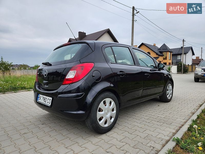 Хэтчбек Opel Corsa 2008 в Ровно
