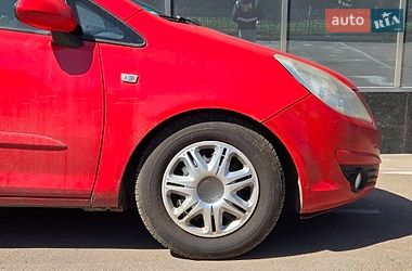 Хэтчбек Opel Corsa 2006 в Киеве