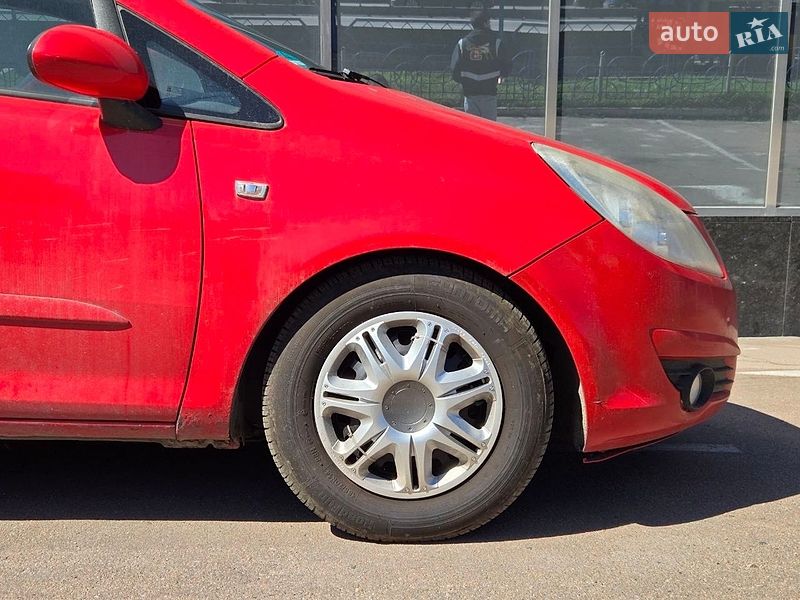 Хэтчбек Opel Corsa 2006 в Киеве