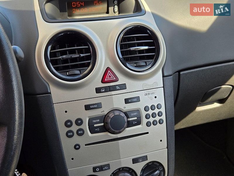 Хэтчбек Opel Corsa 2006 в Киеве