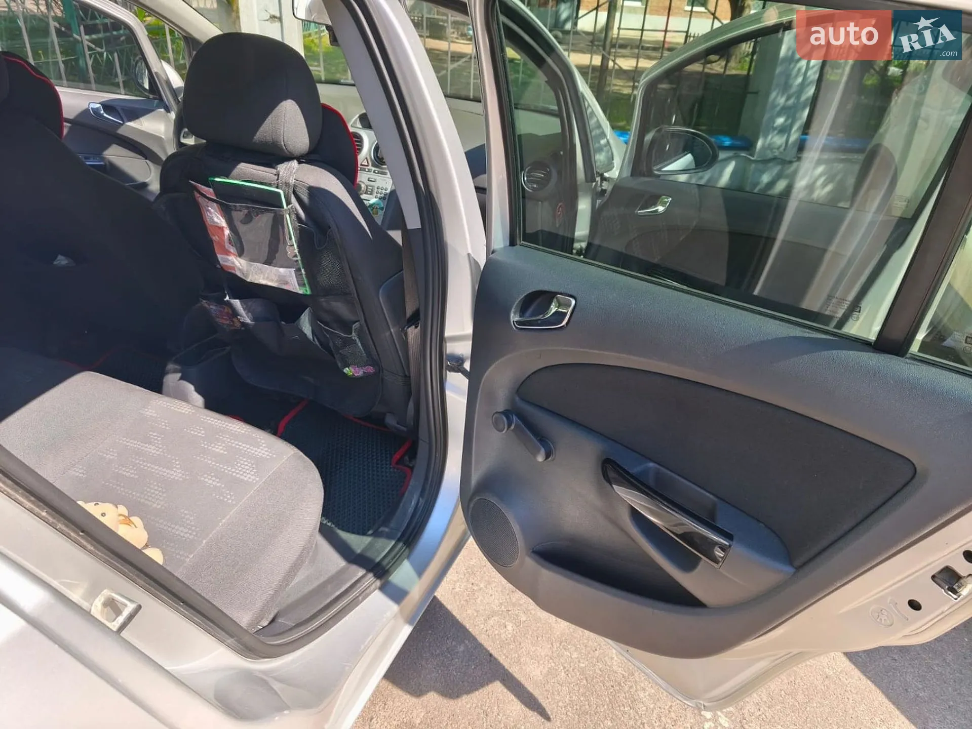 2011 Opel Corsa - мініатюра 12